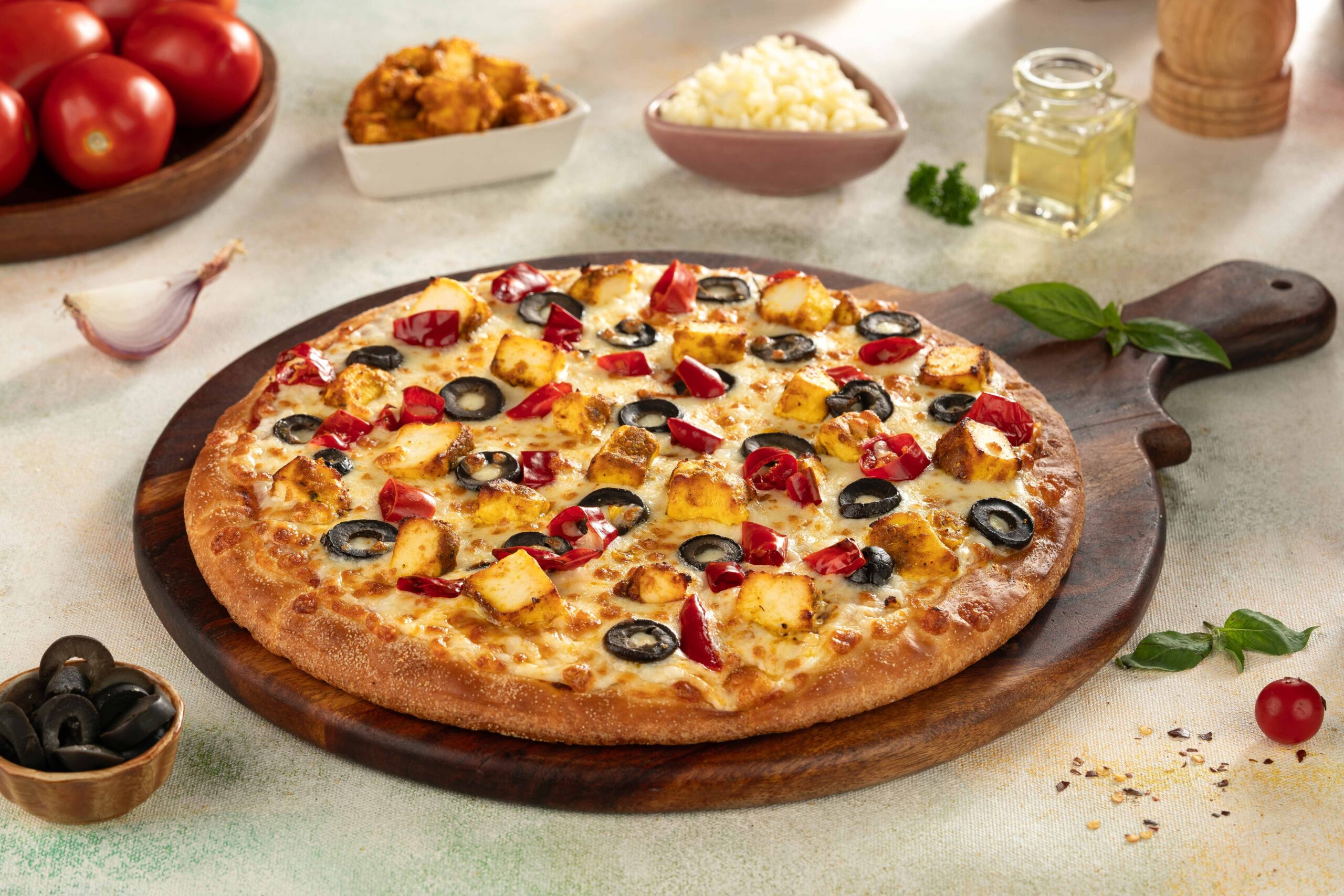 chicken toping pizza